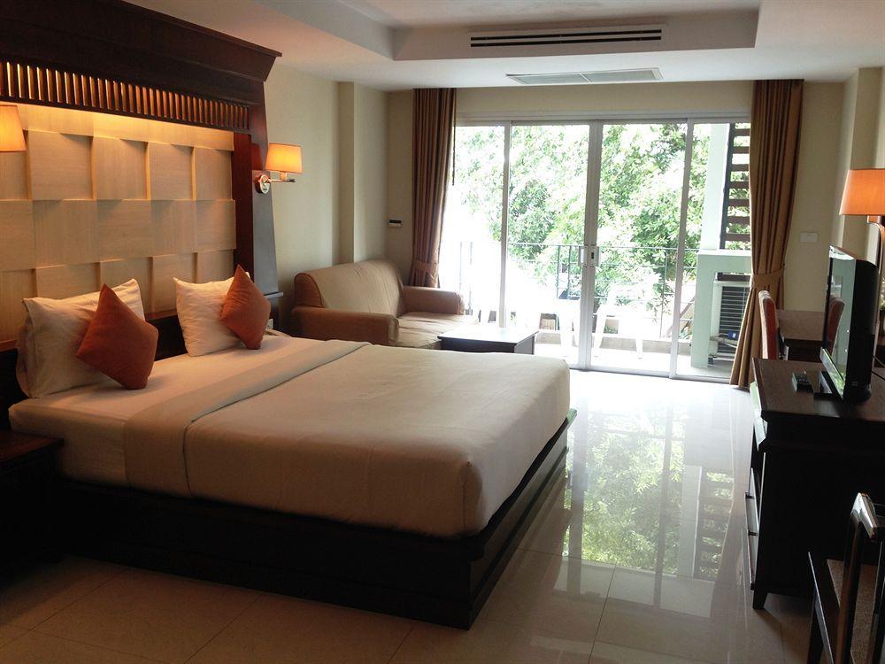 August Suites Pattaya Εξωτερικό φωτογραφία